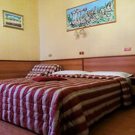 Hotel Cristina Roma Ngoại thất bức ảnh
