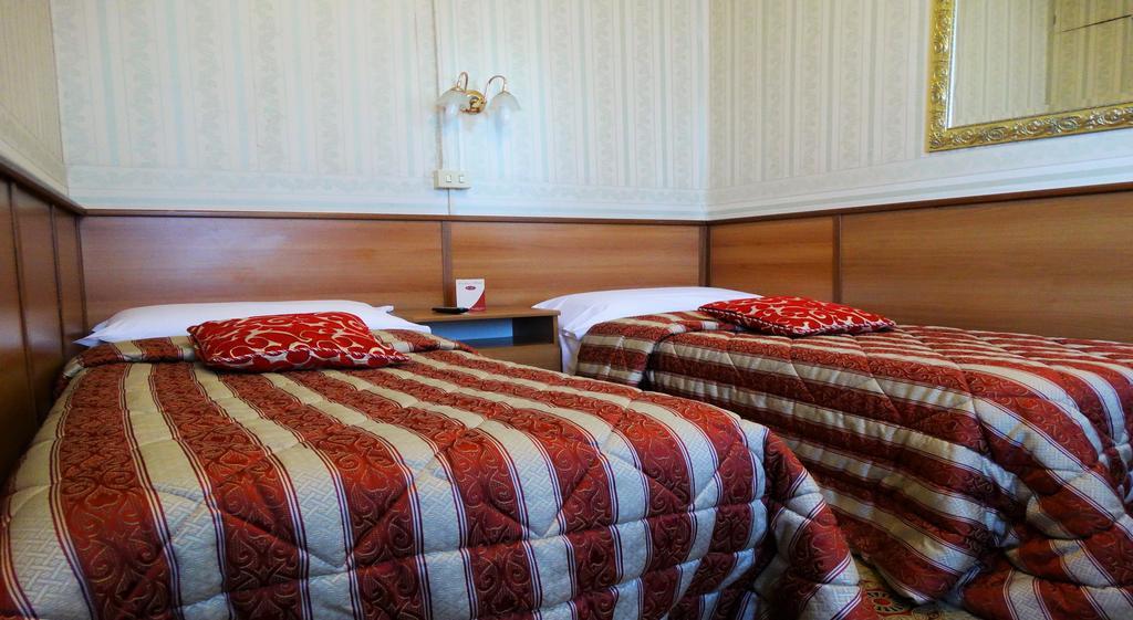 Hotel Cristina Roma Phòng bức ảnh