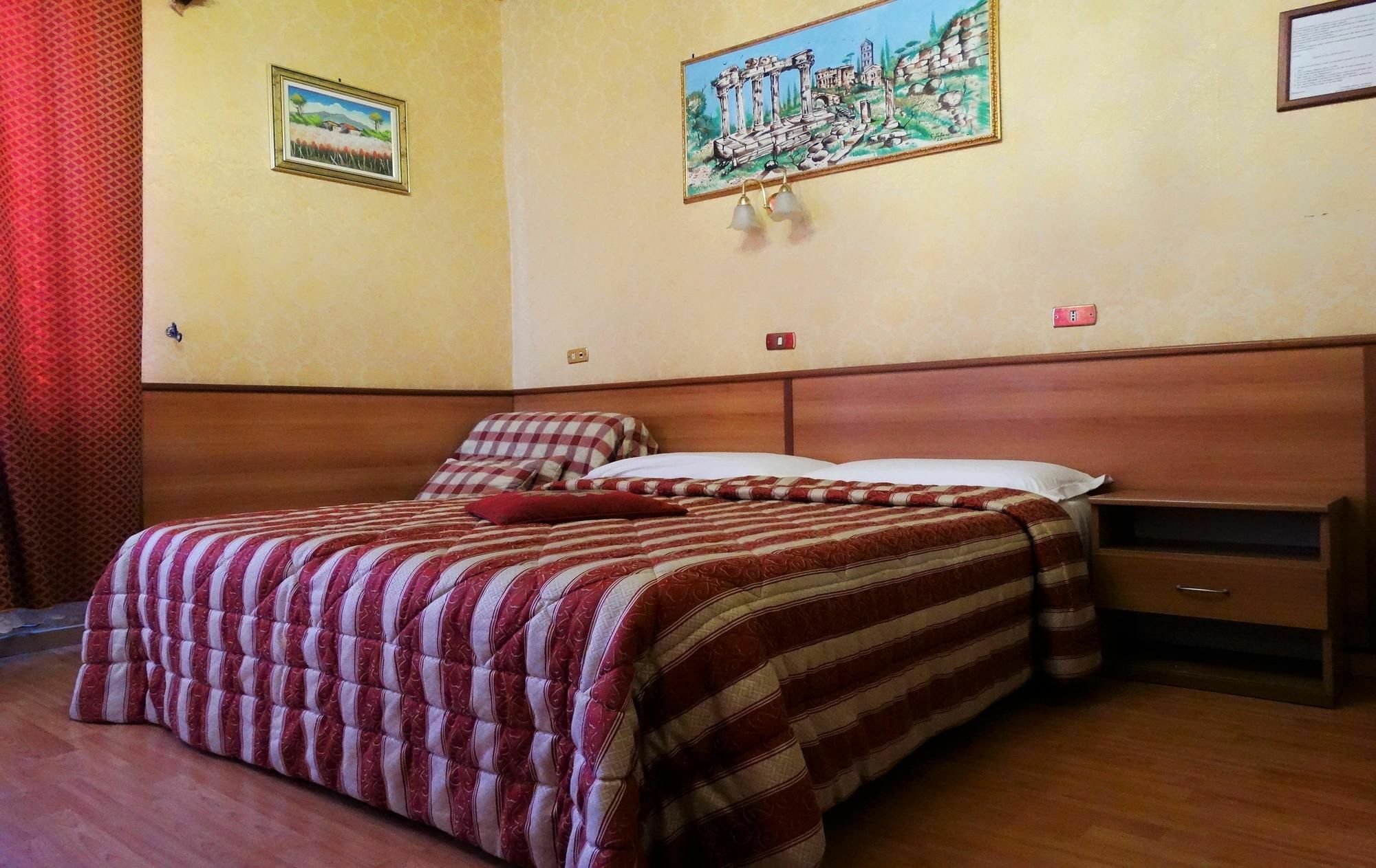 Hotel Cristina Roma Ngoại thất bức ảnh